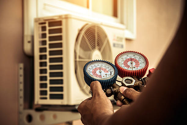 Professional Hvac technician working in Glyndon, MD